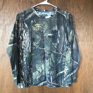 Camouflaged long sleeve T-shirt